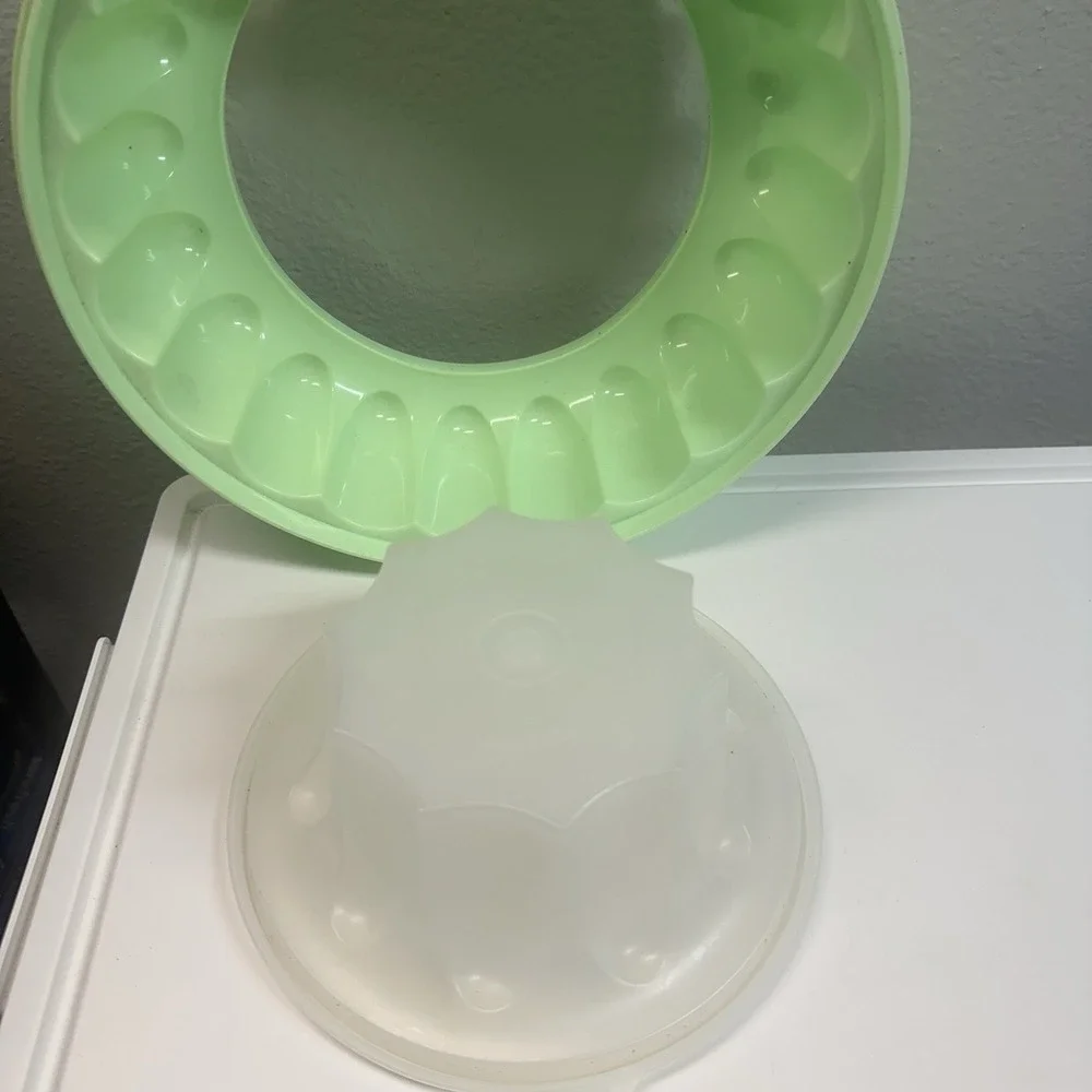 Tupperware very good